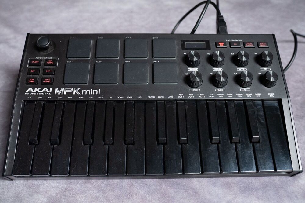 AKAI Professional MPK Mini MK3 25-Key USB MIDI Keyboard Controller All Black EUC